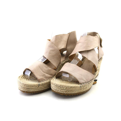 EILEEN FISHER .