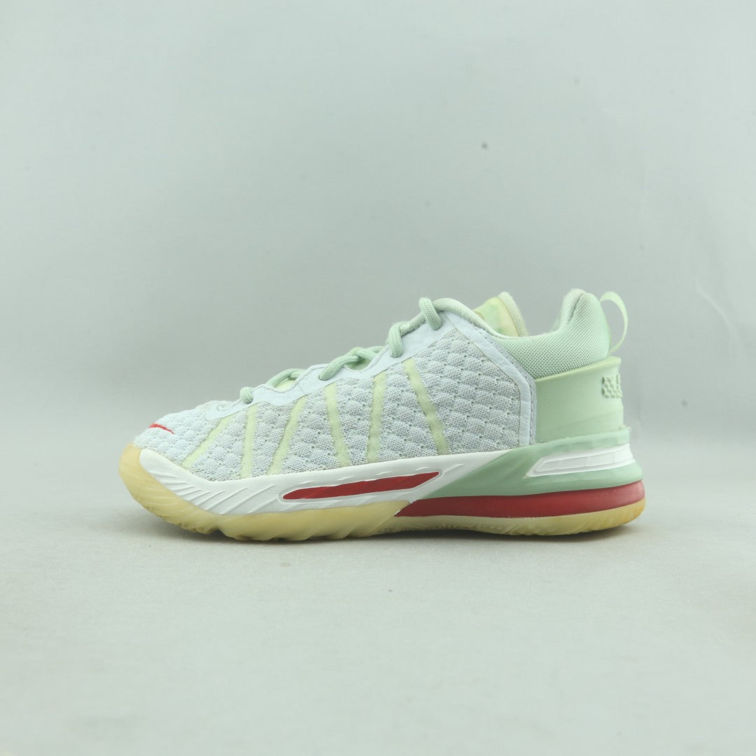NIKE  LEBRON 18