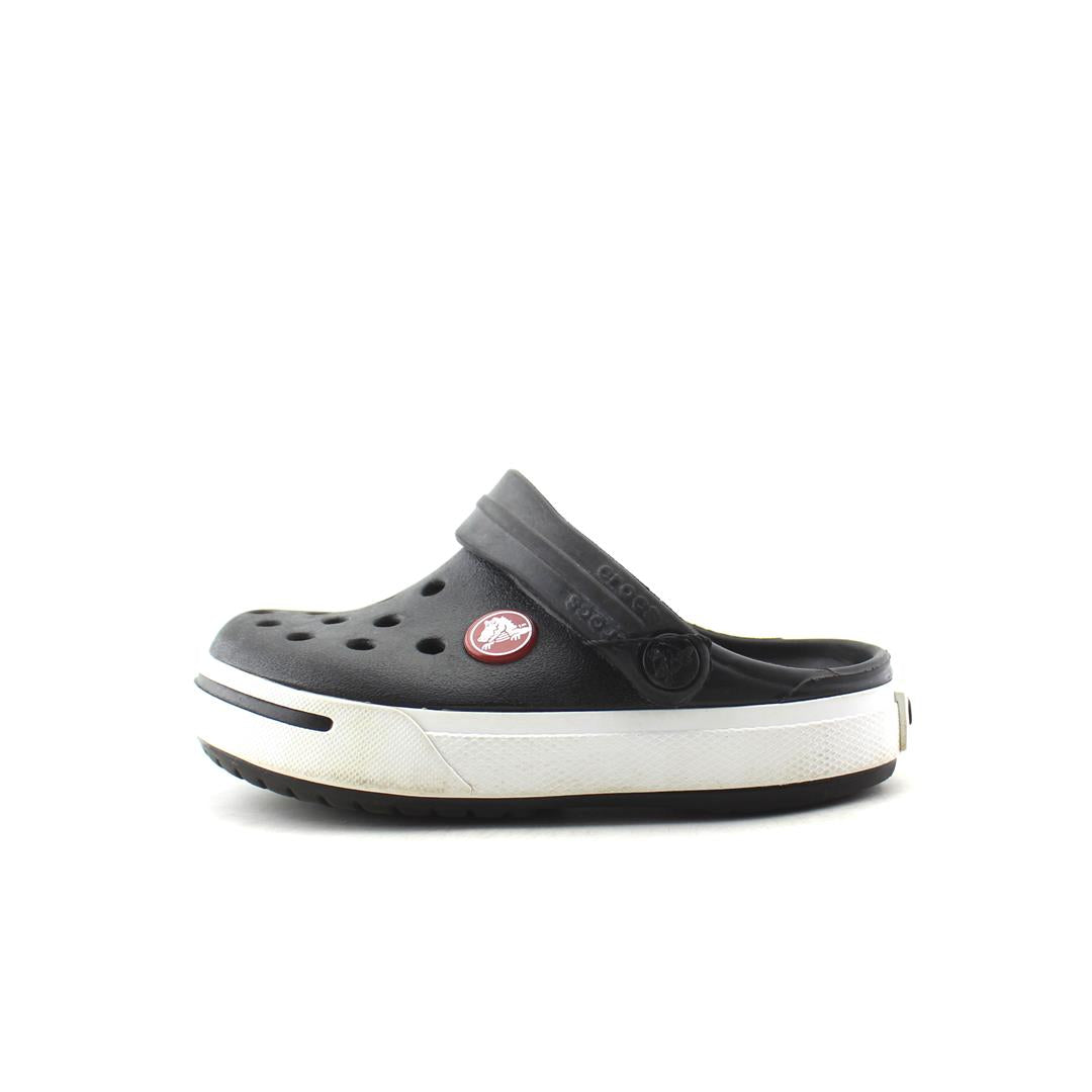 CROCS .