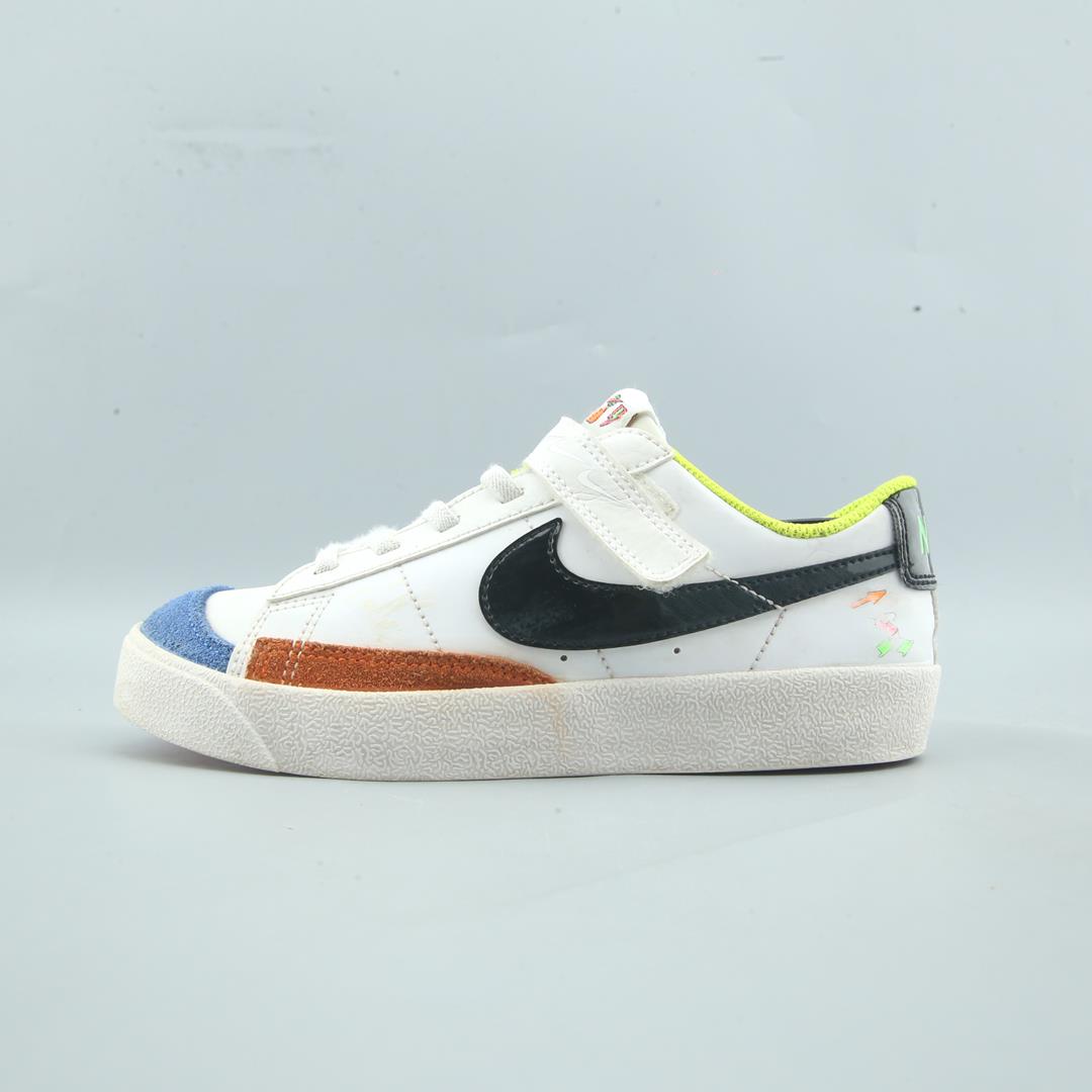 NIKE BLAZER LOW '77