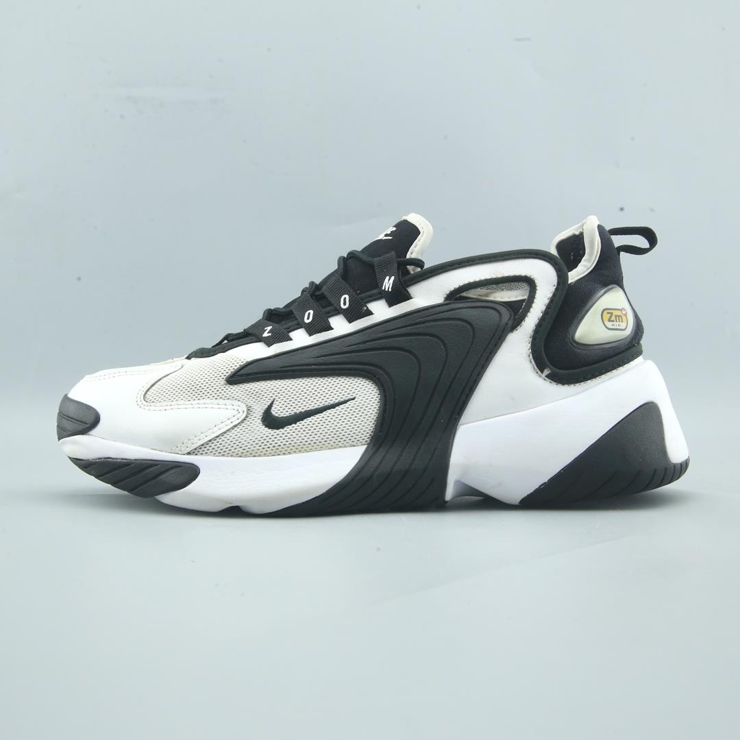 NIKE ZOOM 2K