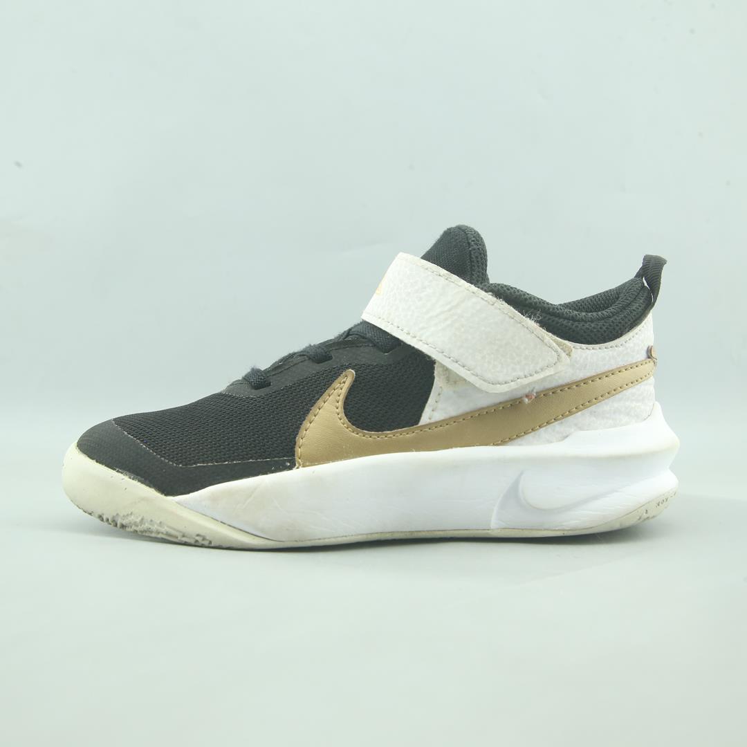 NIKE  TEAM HUSTLE D 10