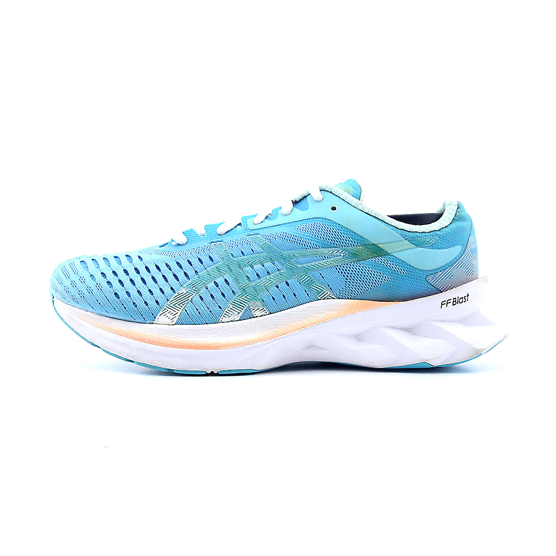 ASICS NOVABLAST