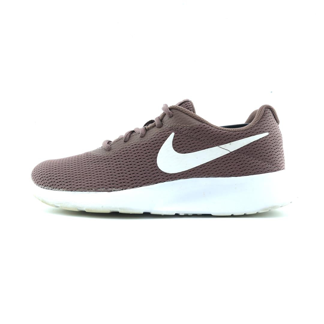 NIKE TANJUN