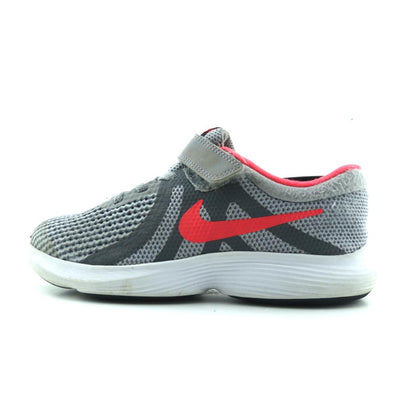 NIKE REVOLUTION 4