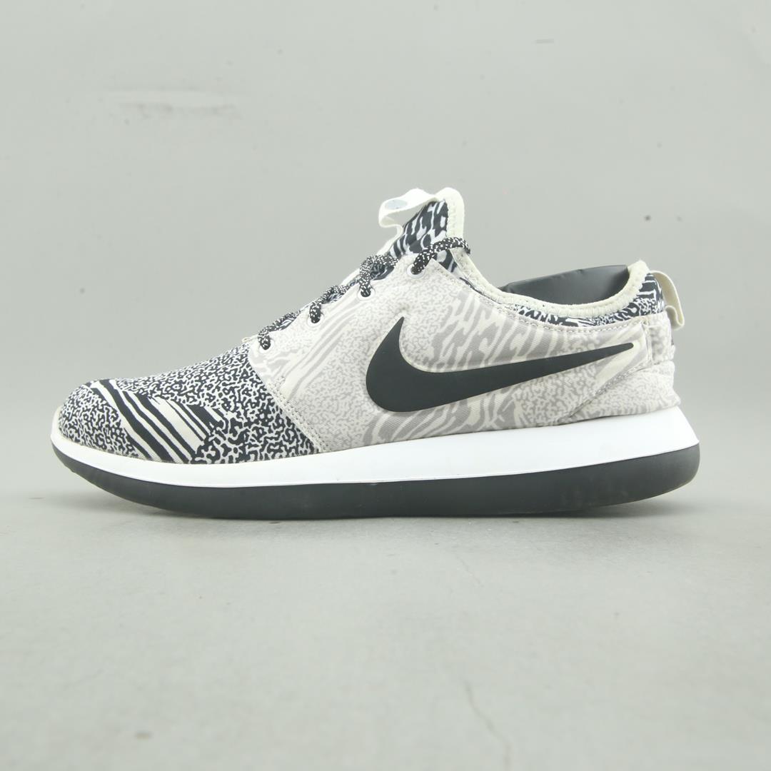NIKE ROSHE TWO ID