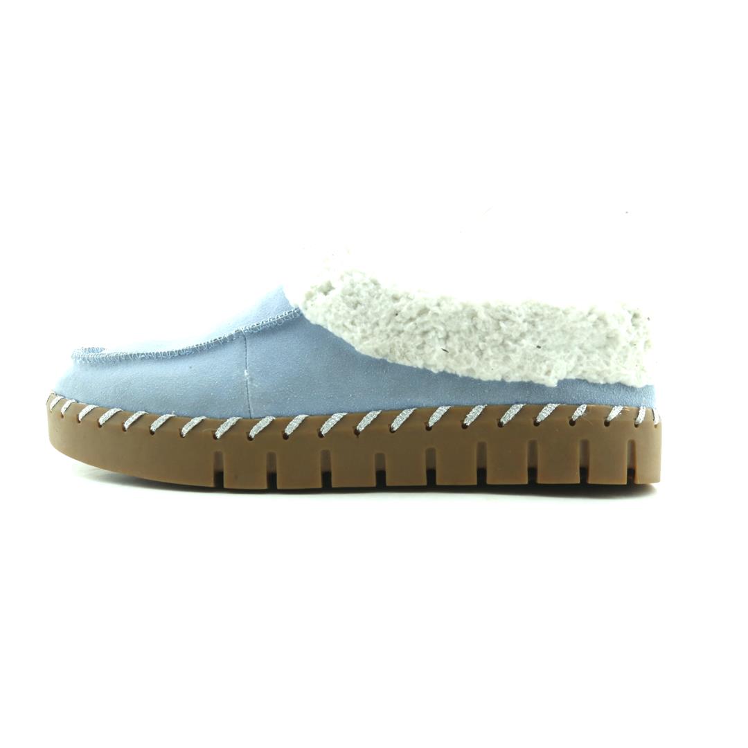 MUK LUKS .