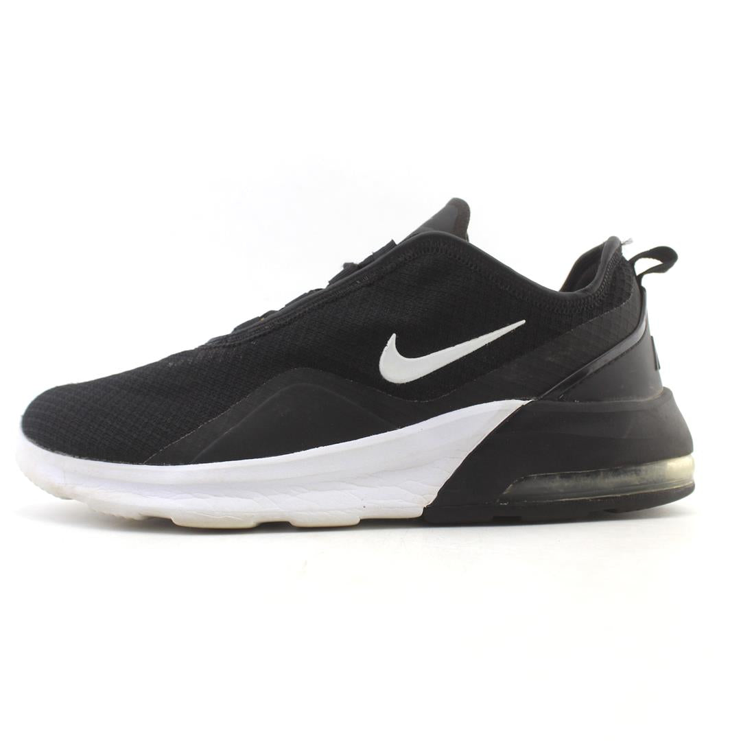 NIKE AIR MAX MOTION 2