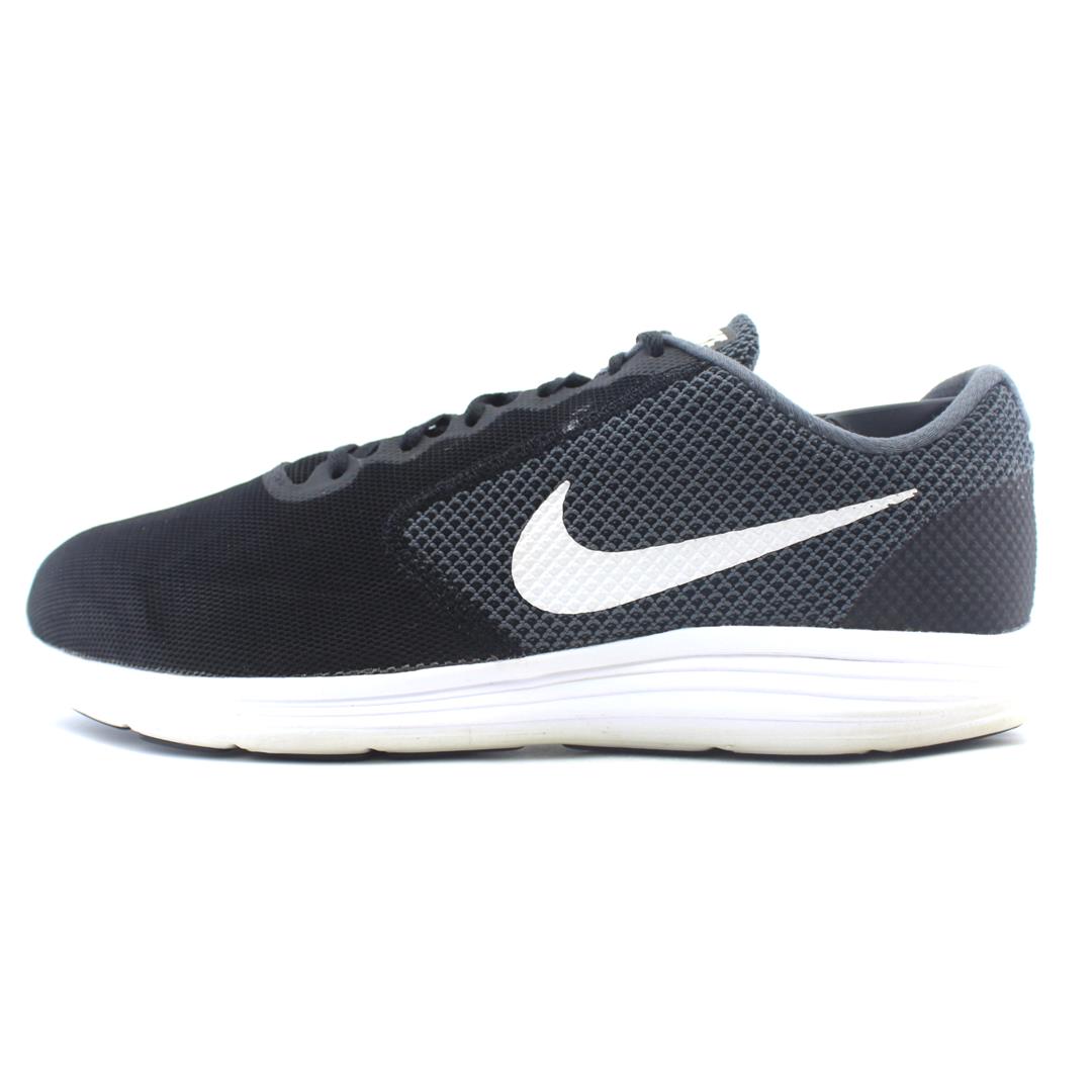 NIKE REVOLUTION 3
