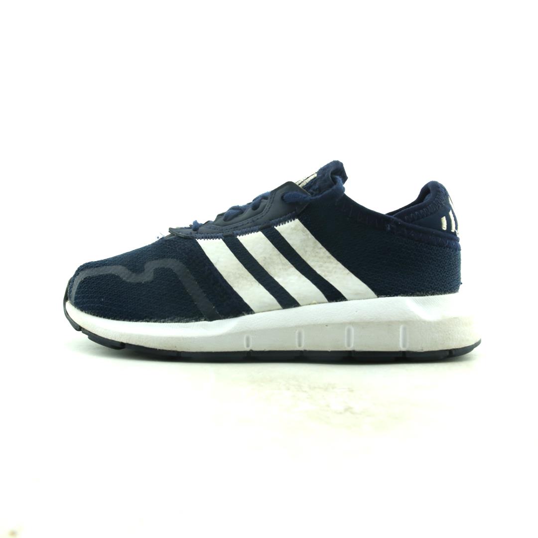 ADIDAS SWIFT RUN