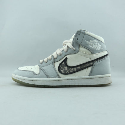 NIKE AIR JORDAN 1 RETRO HIGH