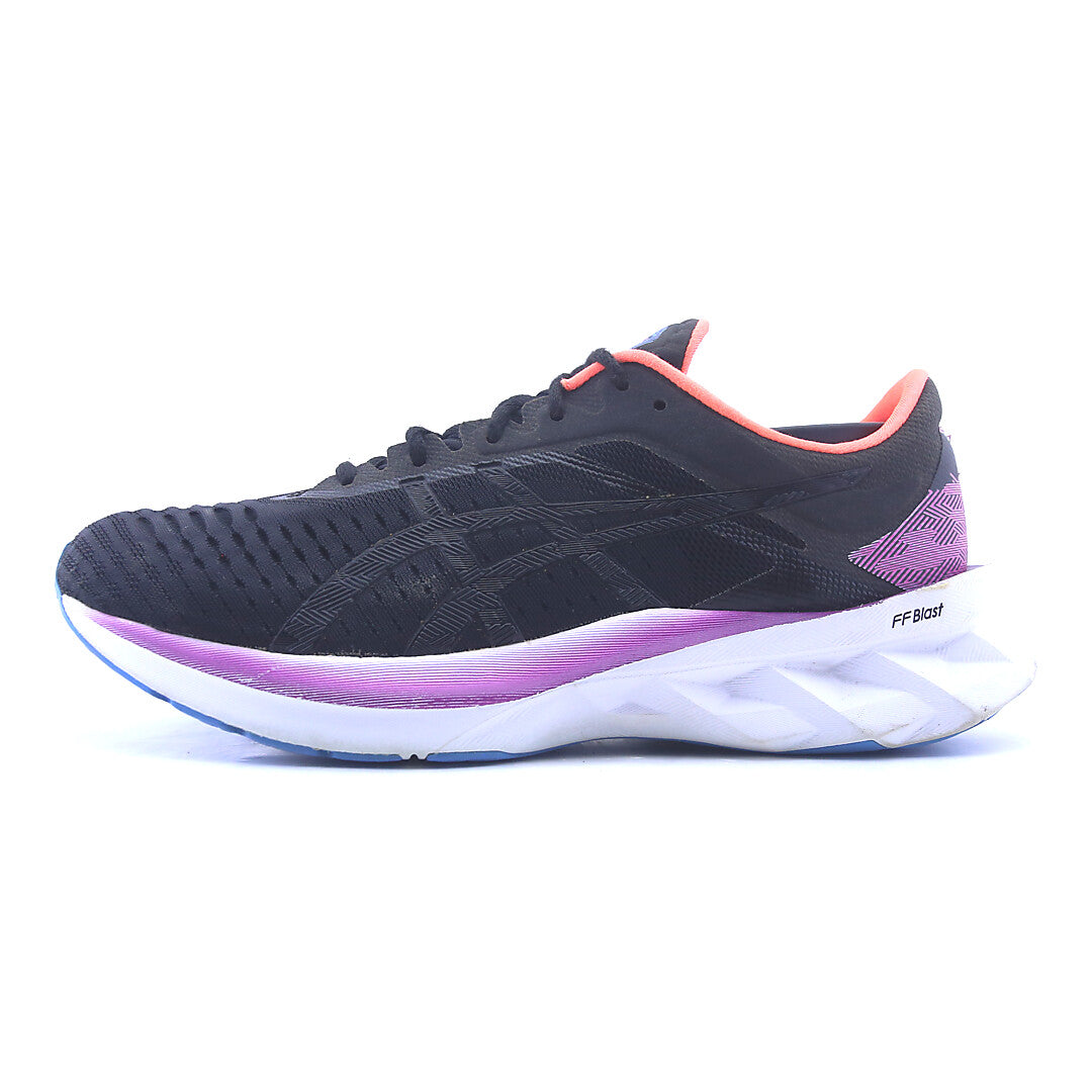 ASICS NOVABLAST