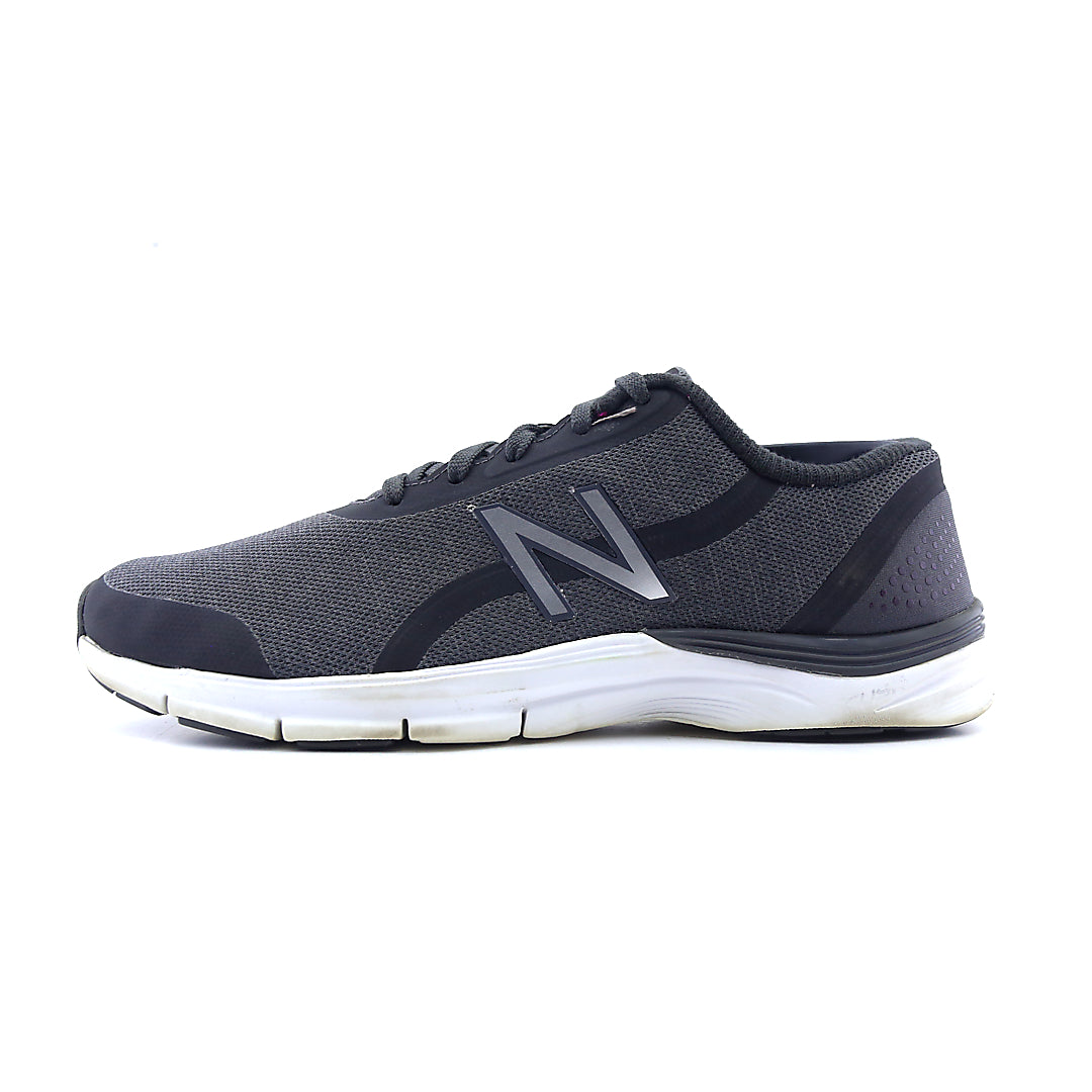 NEW BALANCE 711V2