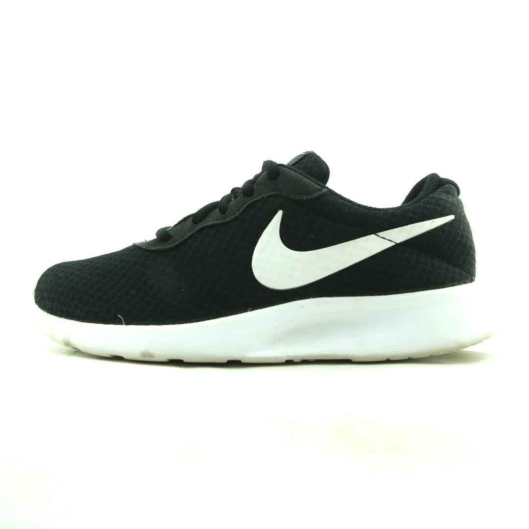 NIKE TANJUN