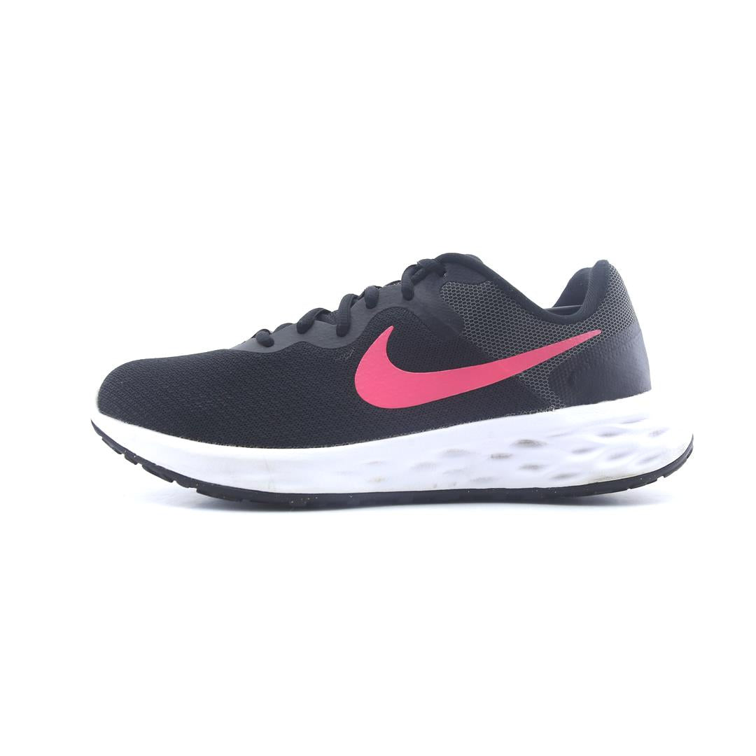 NIKE REVOLUTION 5