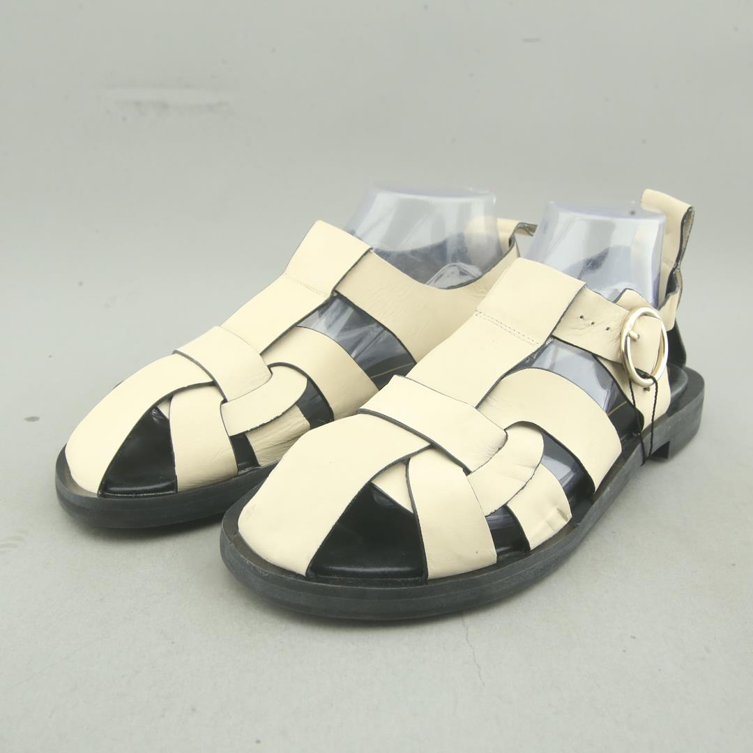 ZARA. .