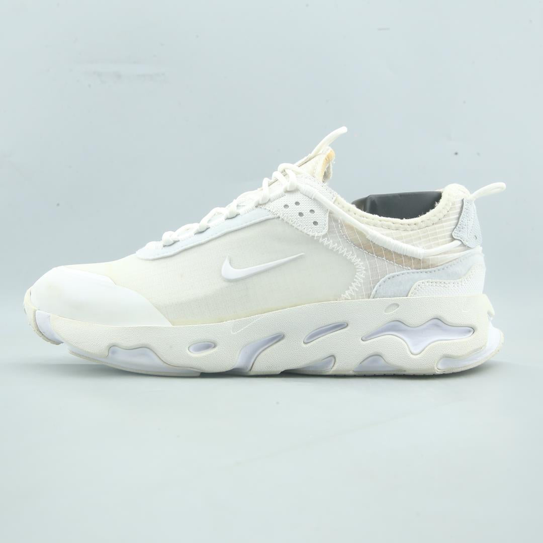NIKE REACT LIVE