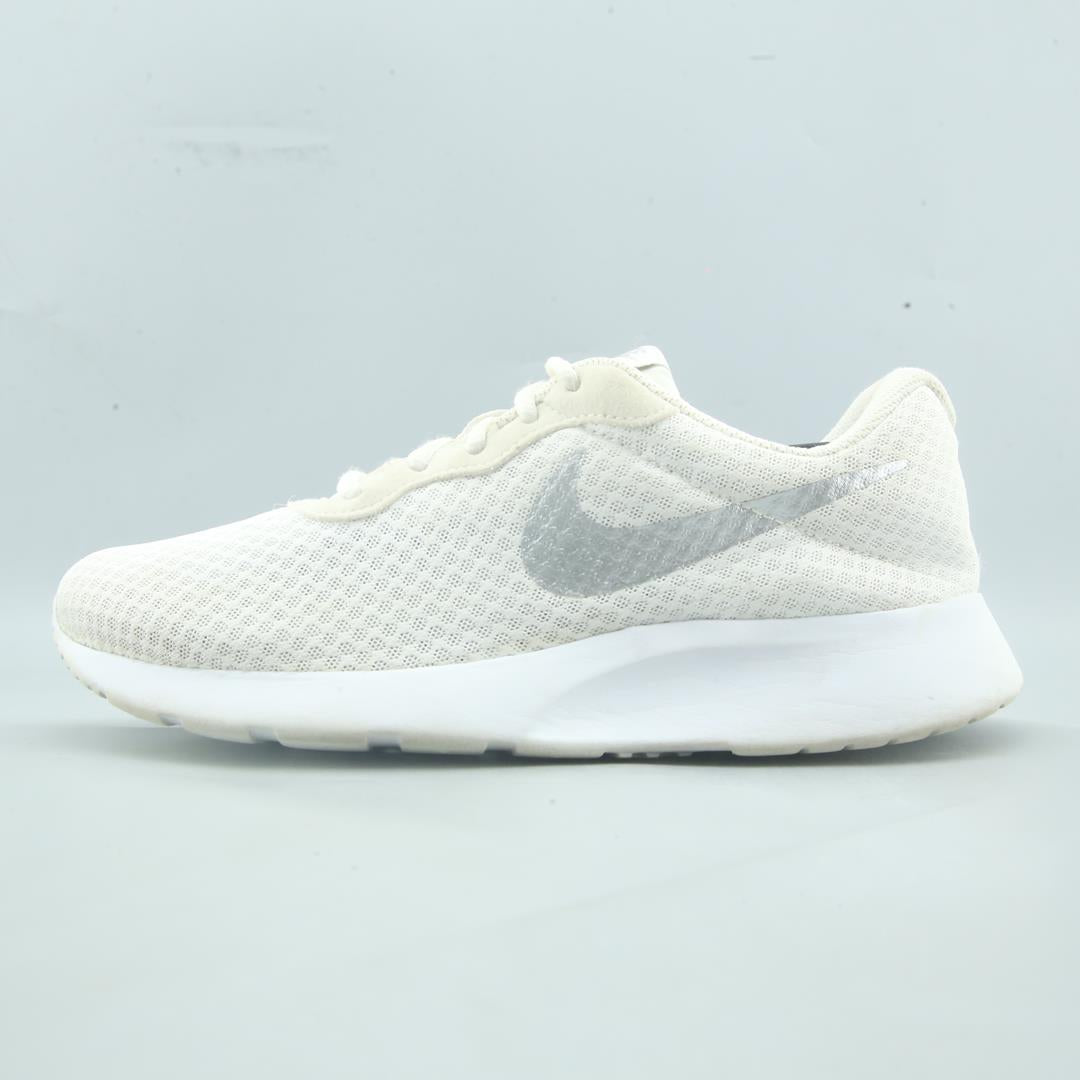 NIKE TANJUN