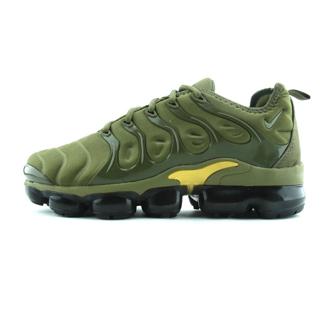 NIKE AIR VAPORMAX PLUS