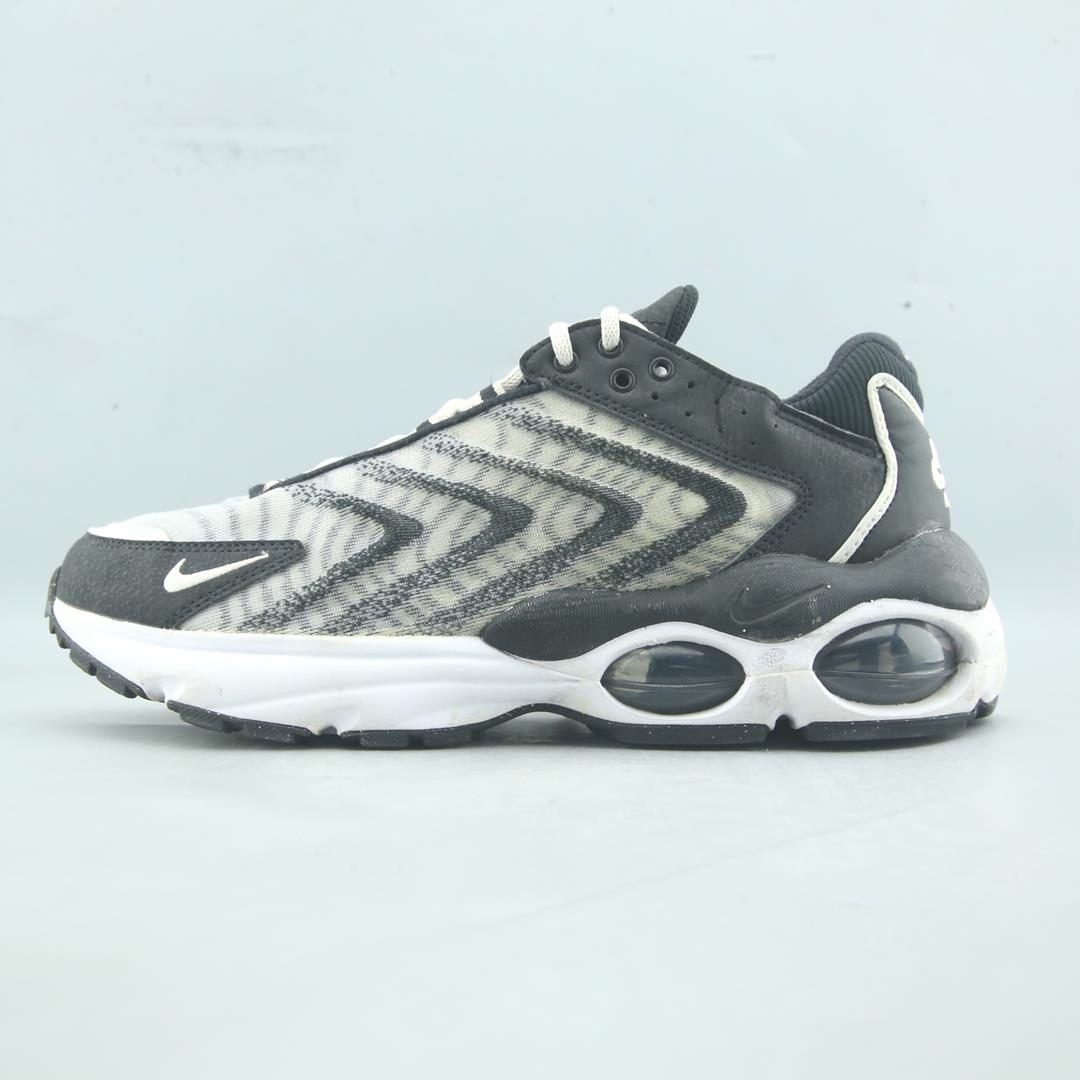 NIKE AIR MAX TW