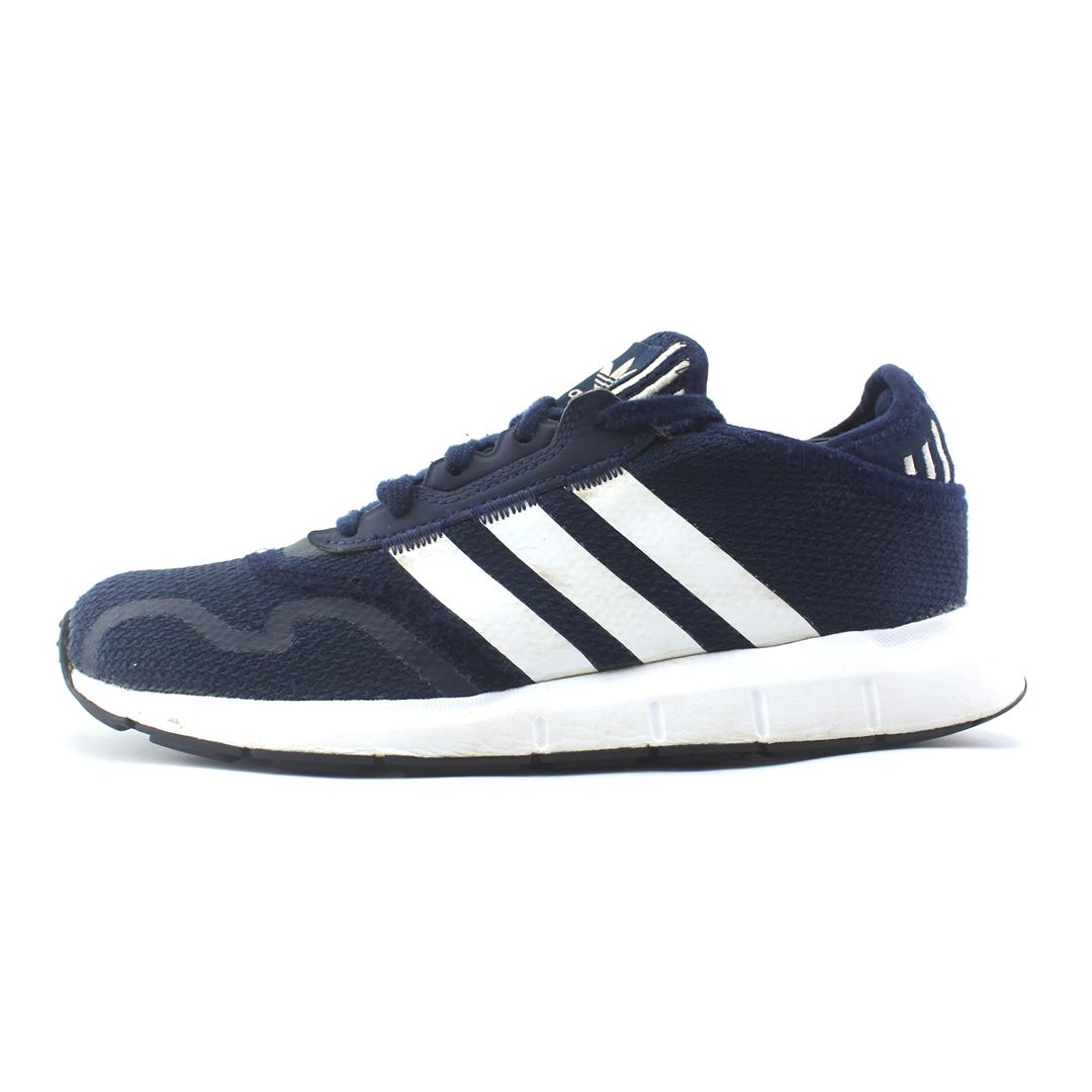 ADIDAS SWIFT RUN