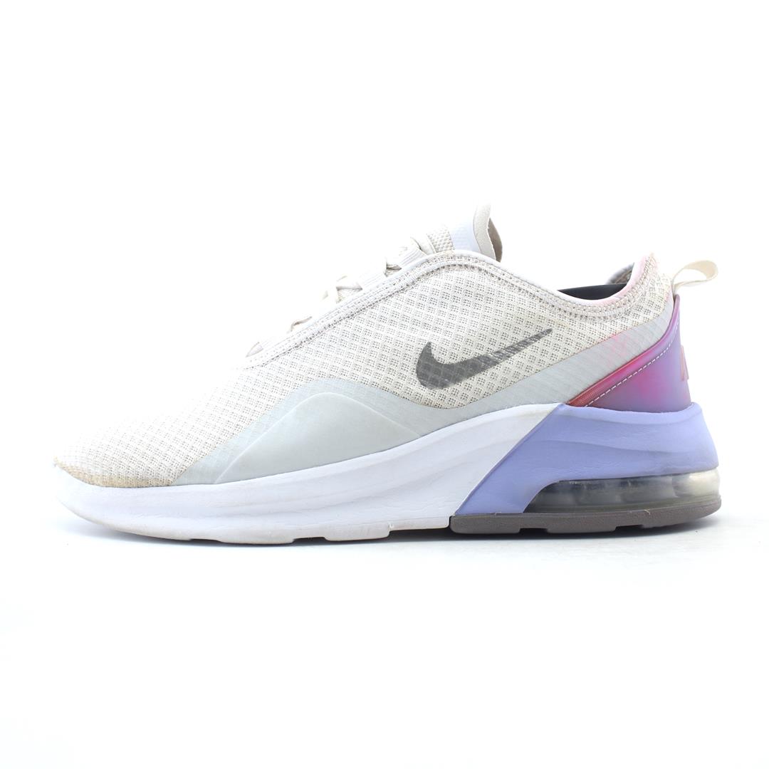 NIKE  AIR MAX MOTION 2
