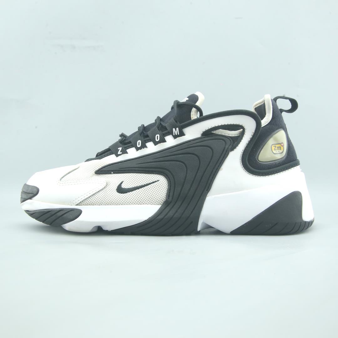 NIKE  ZOOM 2K