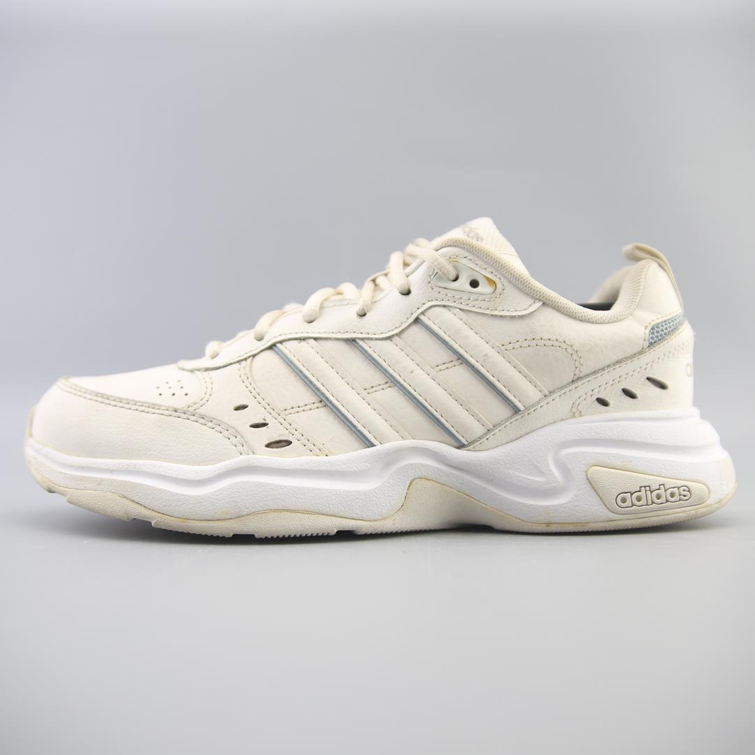 ADIDAS STRUTTER