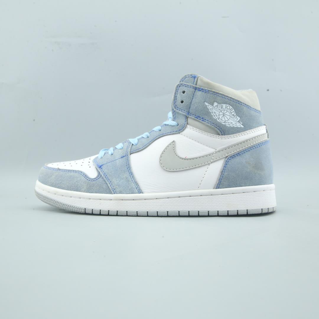 NIKE JORDAN 1 RETRO HIGH