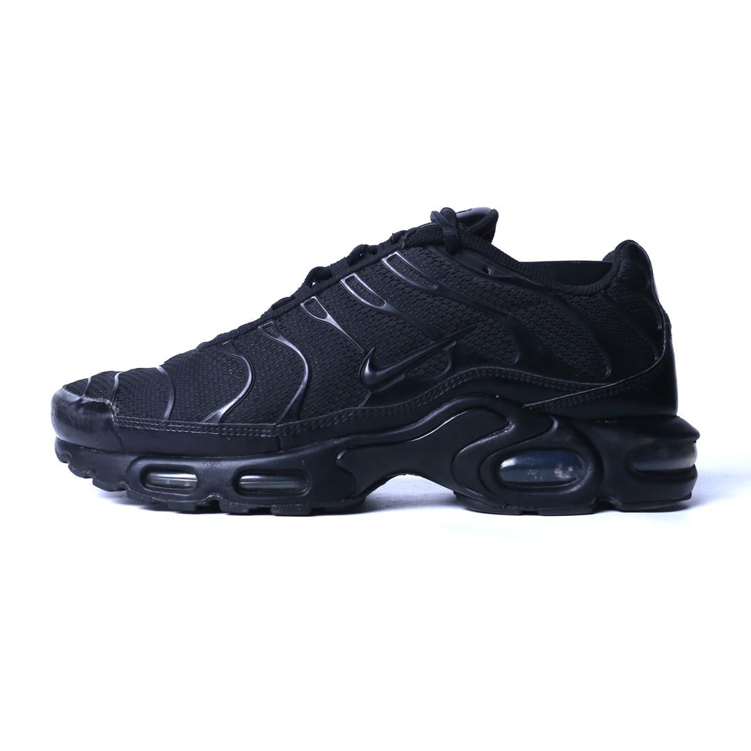 NIKE AIR MAX PLUS