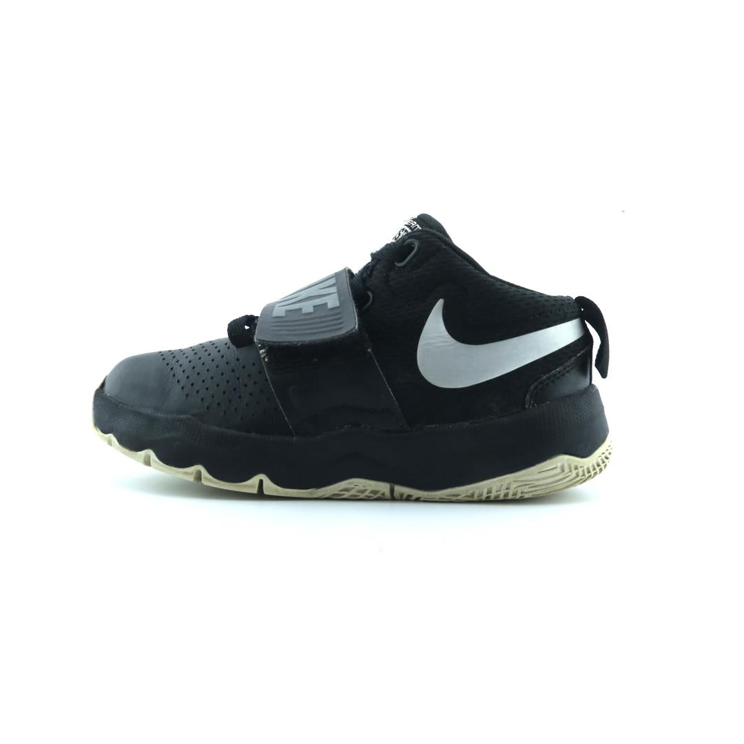 NIKE TEAM HUSTLE D 8
