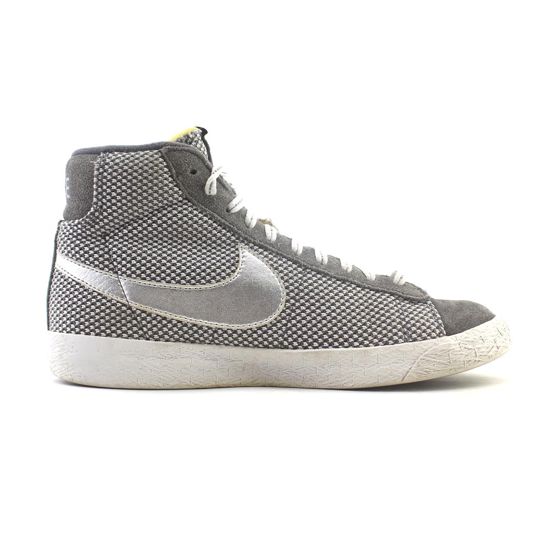 nike blazers men mid