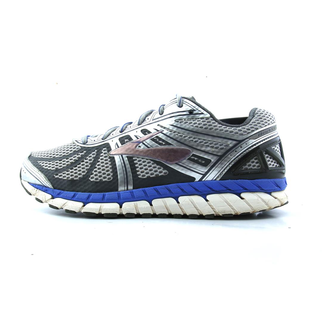 BROOKS BEAST 16