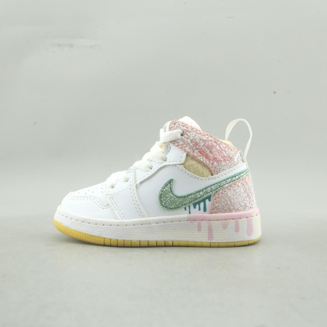 NIKE AIR JORDAN 1 MID