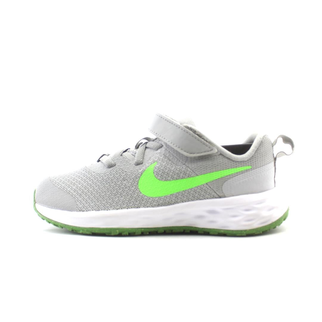 NIKE .