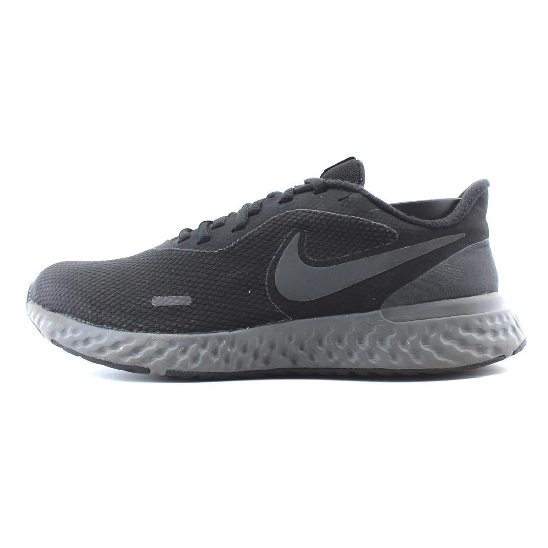 NIKE REVOLUTION 5