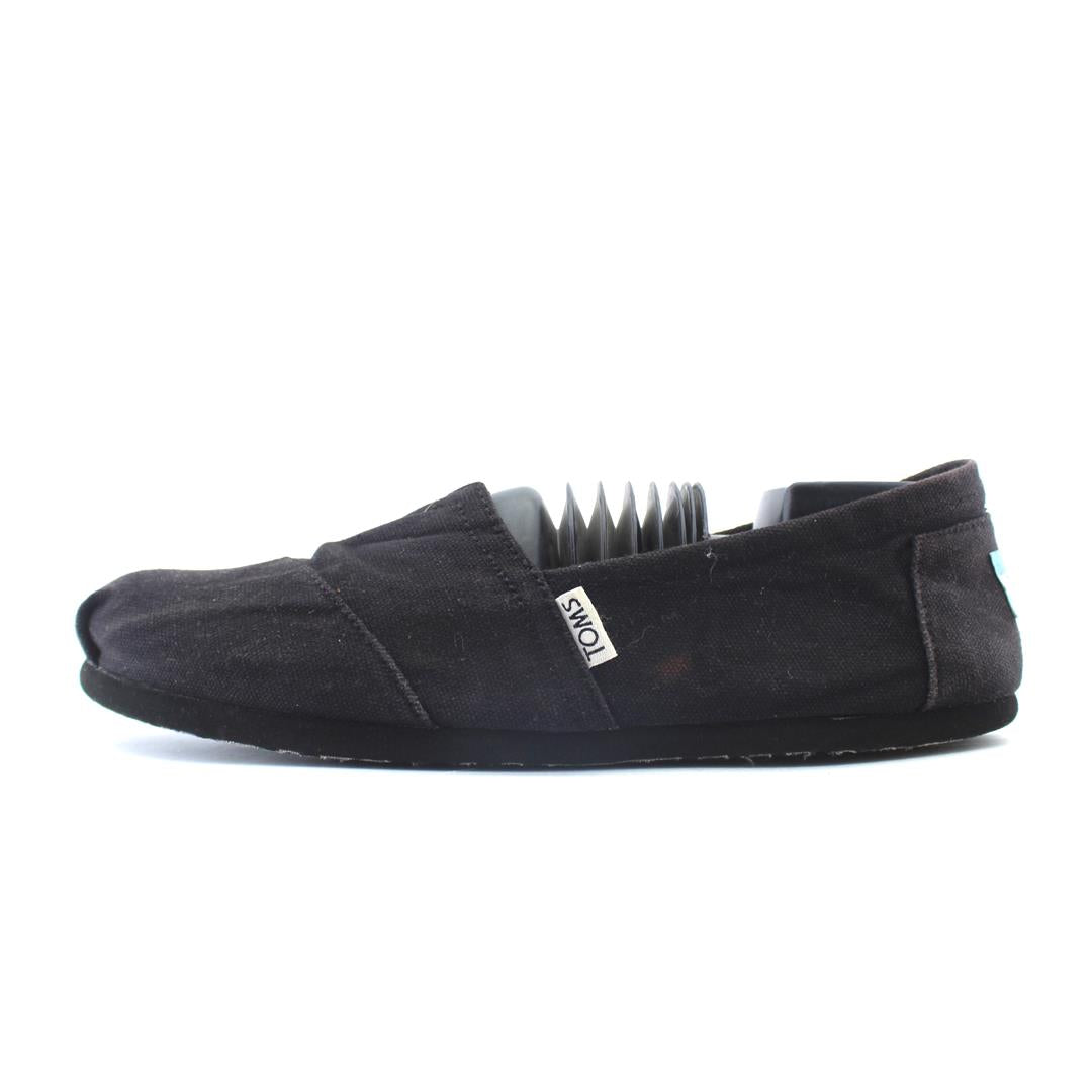 TOMS .