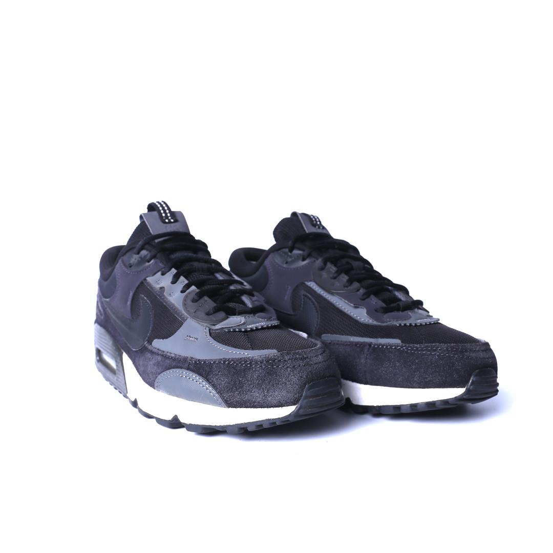 nike air max shoes under 2500