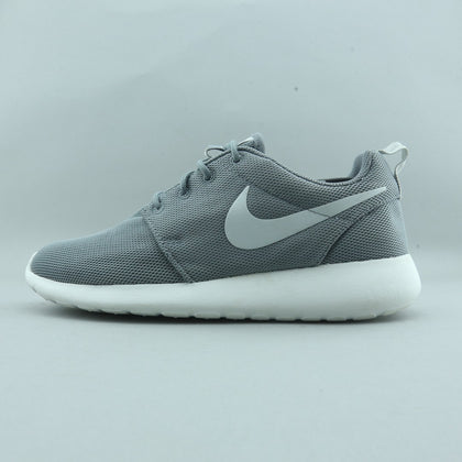 NIKE ROSHE ONE