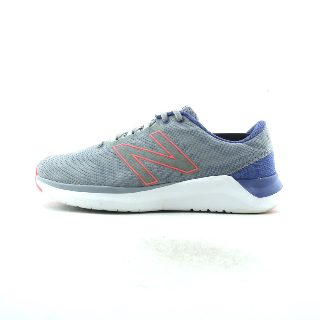 NEW BALANCE 715V4