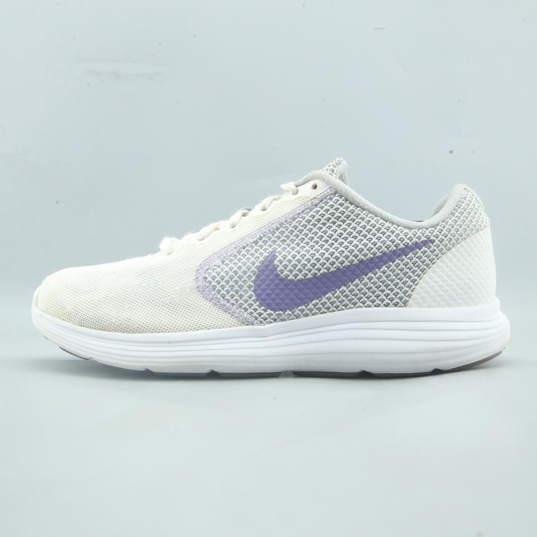 NIKE REVOLUTION 3
