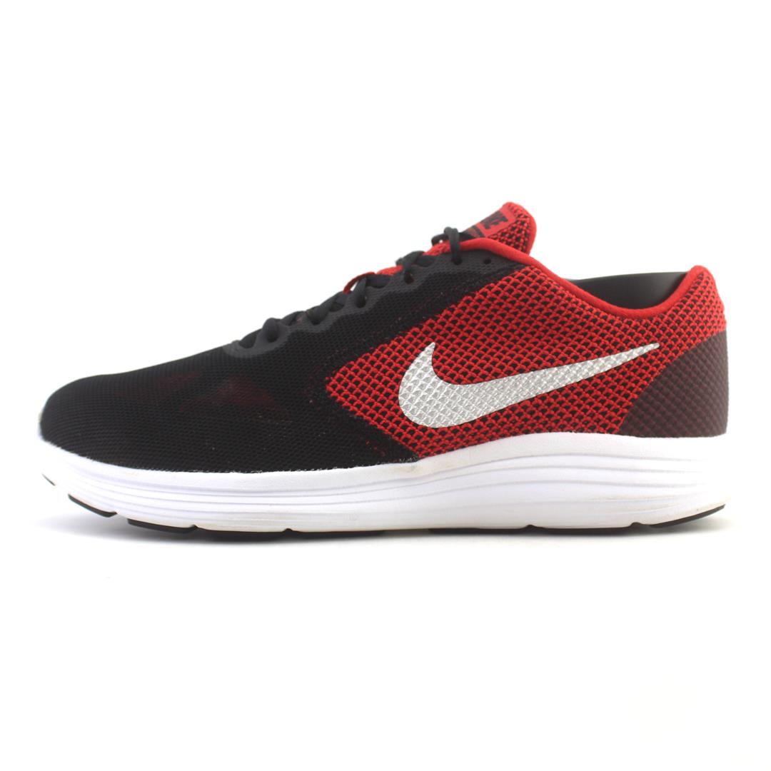 NIKE REVOLUTION 3