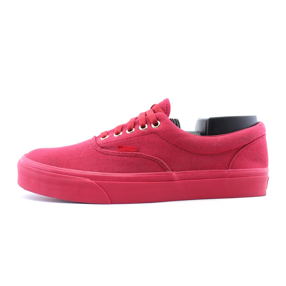 VANS OFF THE WALL