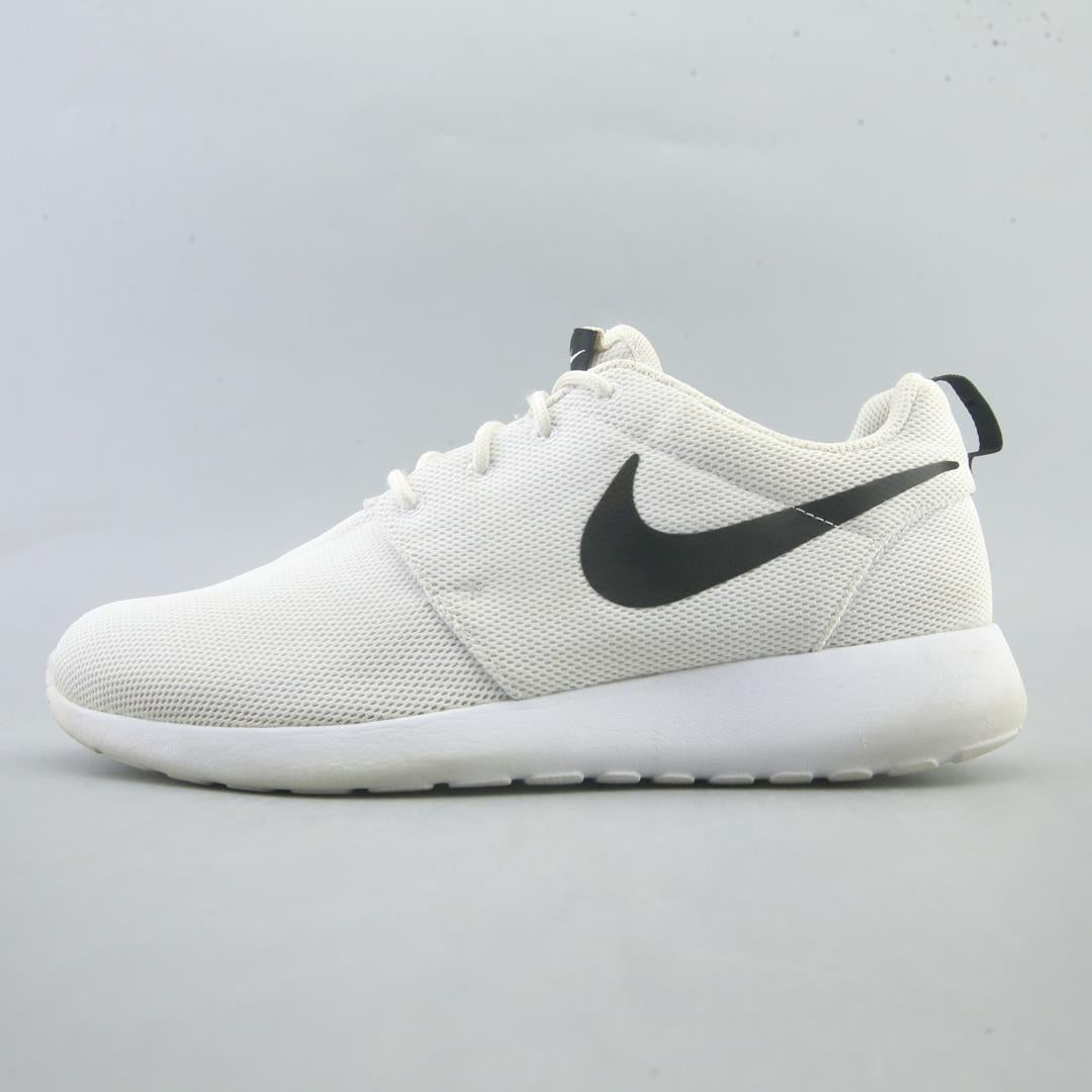 NIKE ROSHE ONE