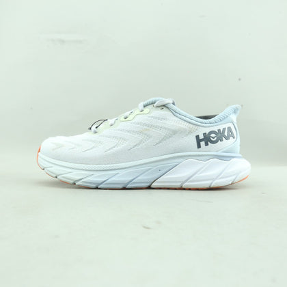 HOKA ONE ONE ARAHI 6