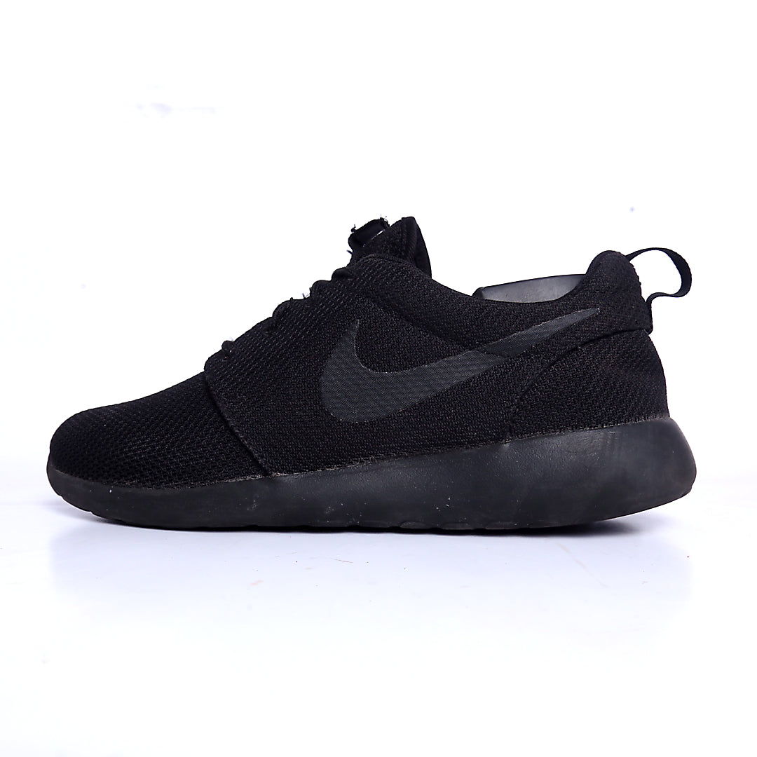 NIKE ROSHE RUN