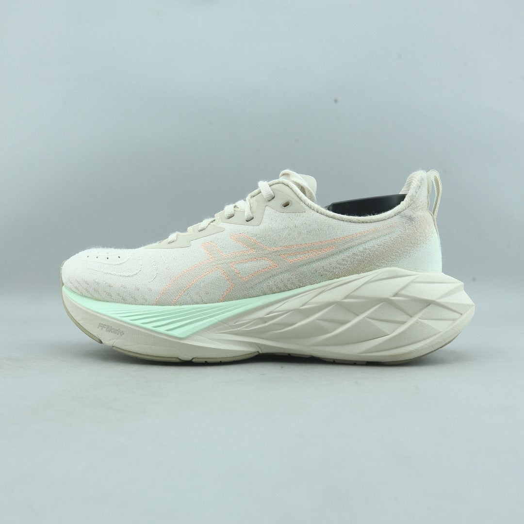 ASICS NOVBLAST 4