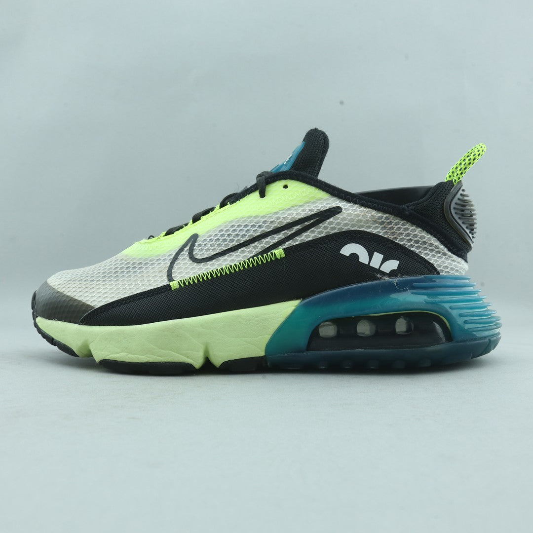 NIKE AIR MAX 2090