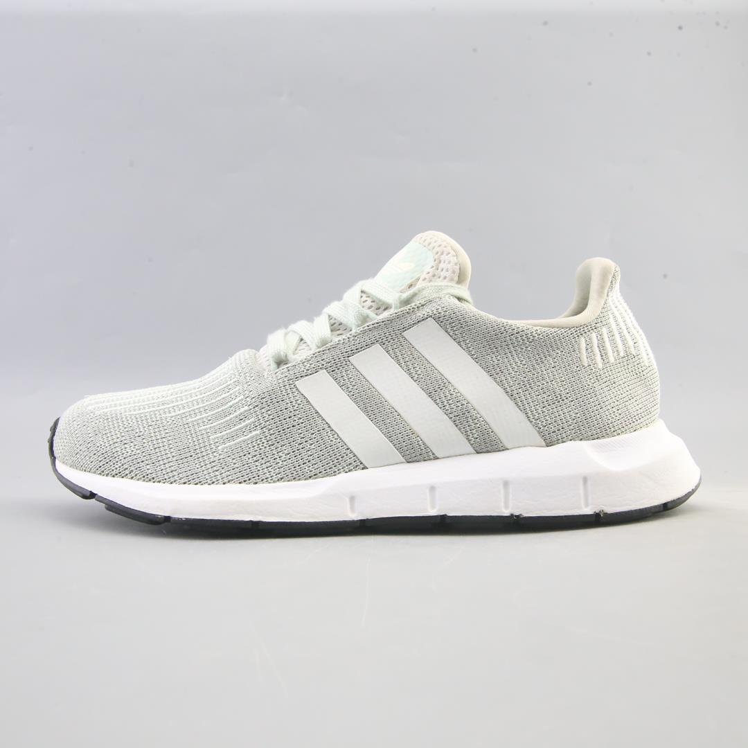 ADIDAS SWIFT RUN