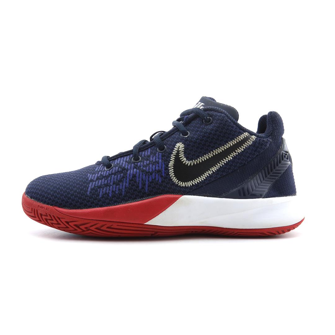 NIKE  KYRIE FLYTRAP II